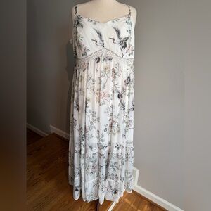 Torrid White Maxi Dress w/Floral and Crane Design - Torrid Size 3 (22-24, 3X)